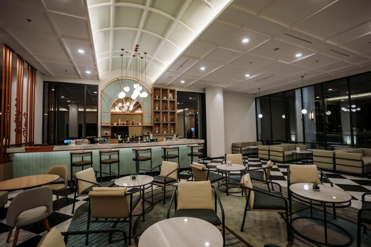 Luwansa Hotel And Convention Center 마나도 외부 사진