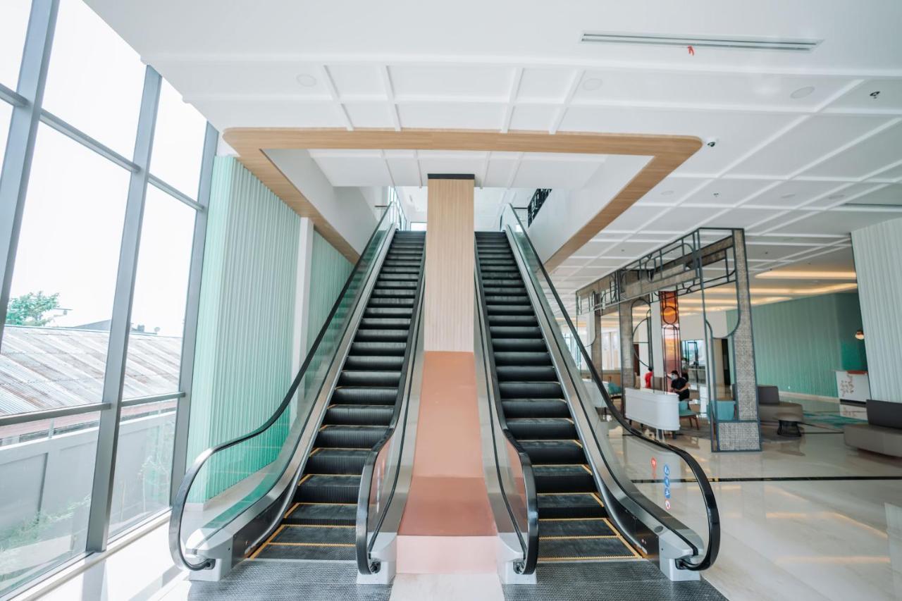 Luwansa Hotel And Convention Center 마나도 외부 사진