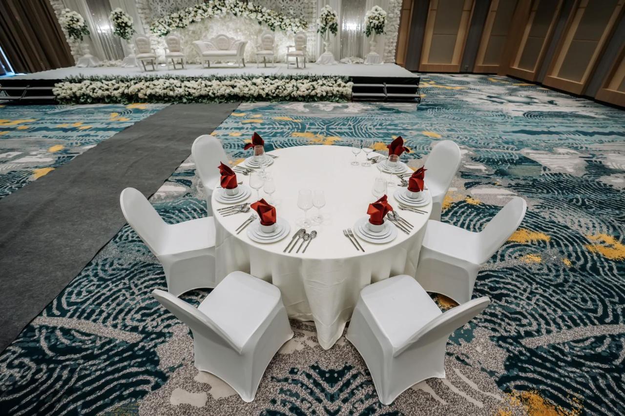 Luwansa Hotel And Convention Center 마나도 외부 사진