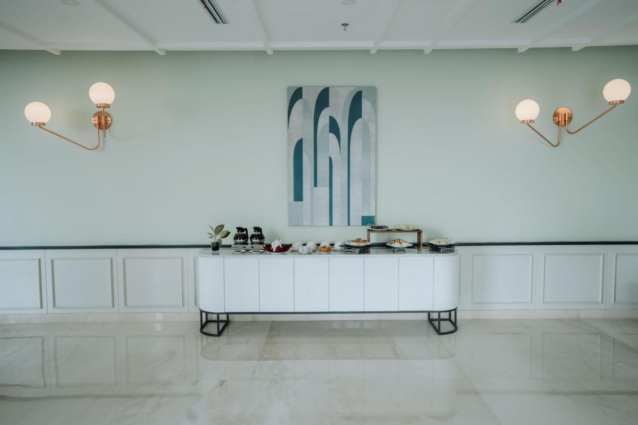 Luwansa Hotel And Convention Center 마나도 외부 사진