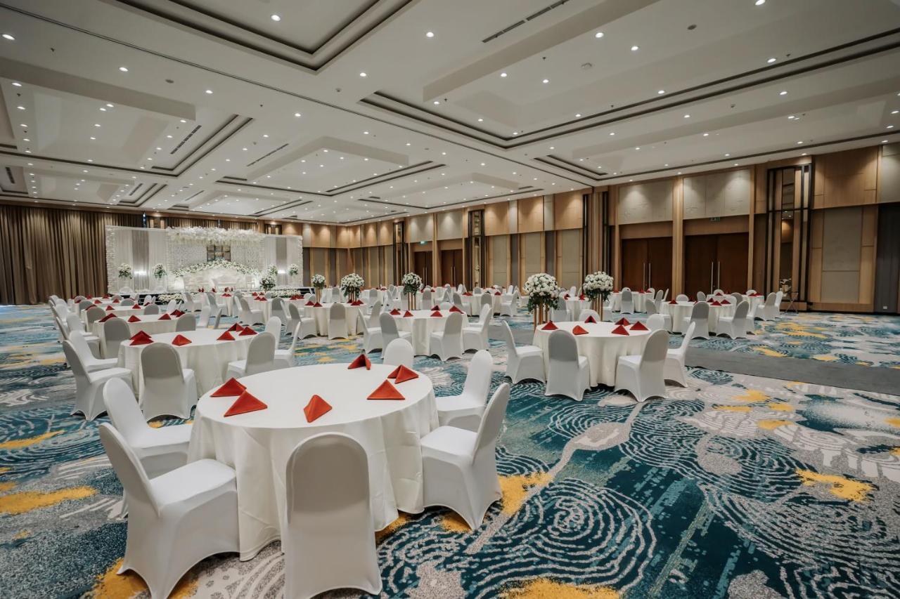 Luwansa Hotel And Convention Center 마나도 외부 사진