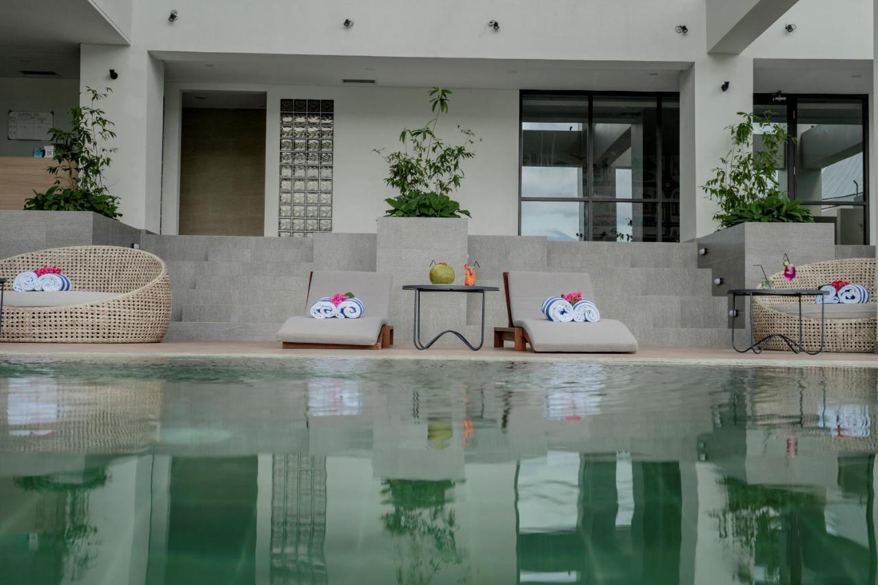 Luwansa Hotel And Convention Center 마나도 외부 사진