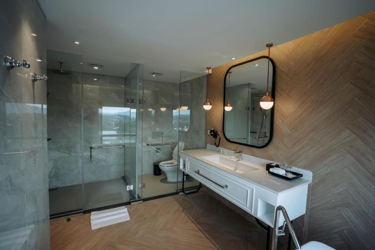Luwansa Hotel And Convention Center 마나도 외부 사진