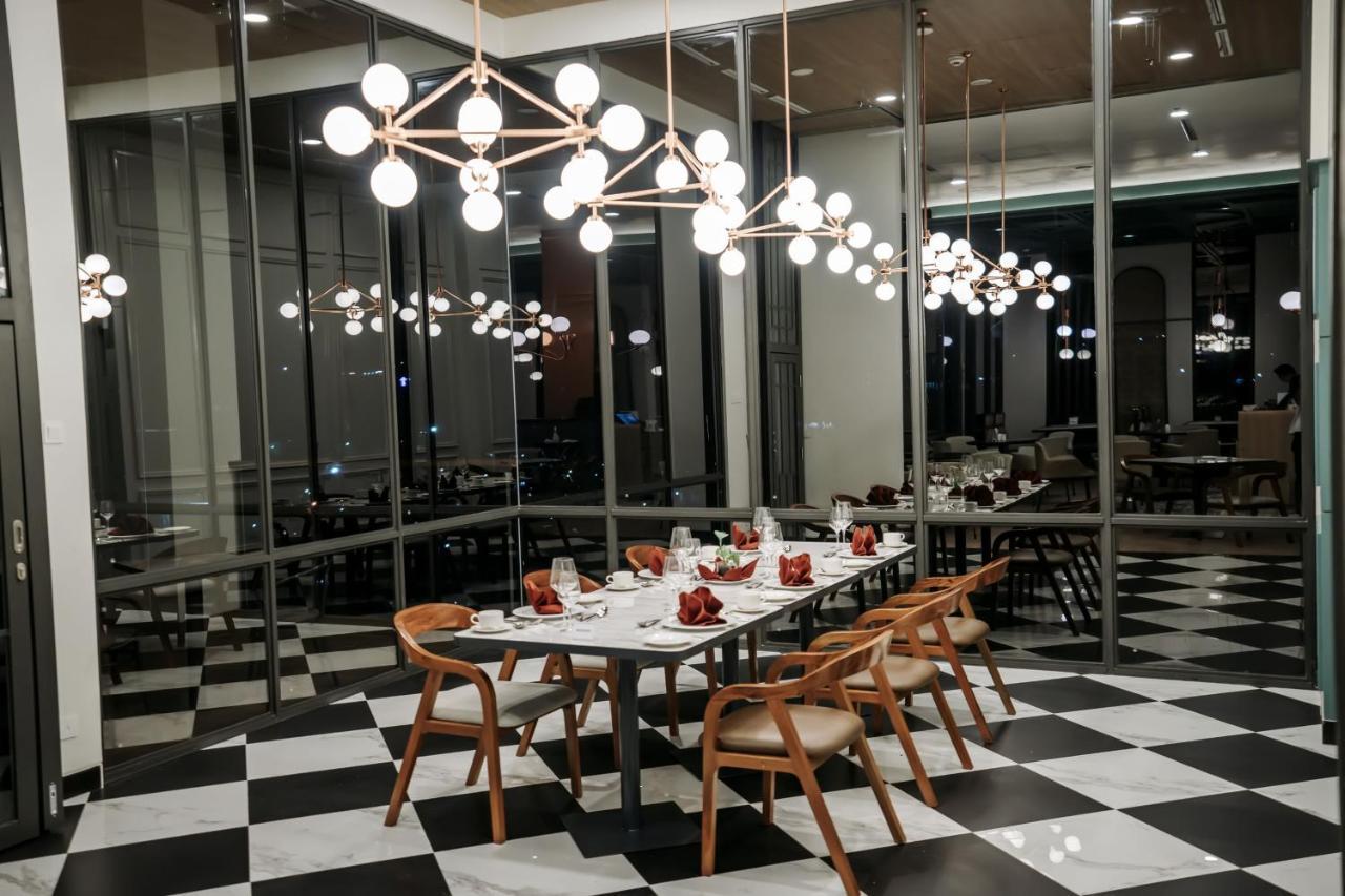 Luwansa Hotel And Convention Center 마나도 외부 사진