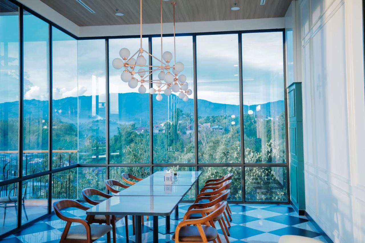 Luwansa Hotel And Convention Center 마나도 외부 사진
