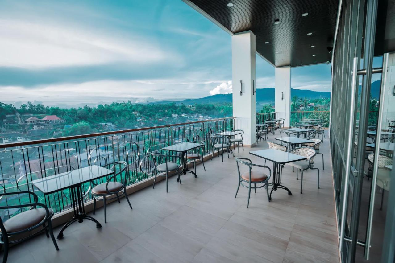 Luwansa Hotel And Convention Center 마나도 외부 사진