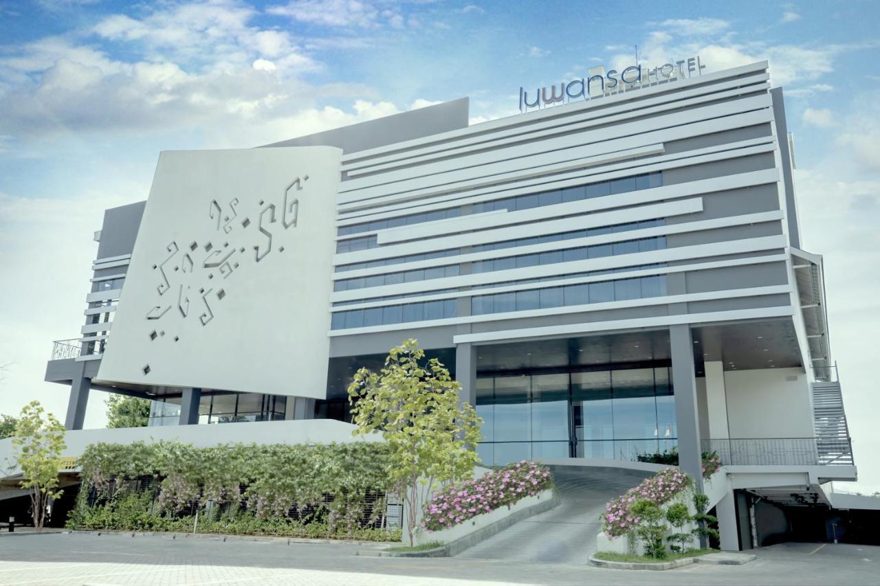 Luwansa Hotel And Convention Center 마나도 외부 사진
