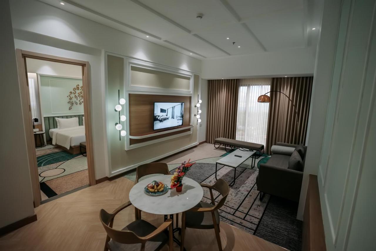 Luwansa Hotel And Convention Center 마나도 외부 사진